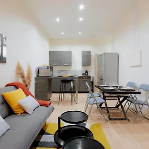 Appartement L'appart Chic - Terrasse - Proche Lyon & Tram, Villeurbanne